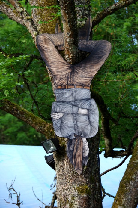 Strange fruit. Maison Elsa Triolet - Aragon - Saint Arnoult. 2018. Levalet